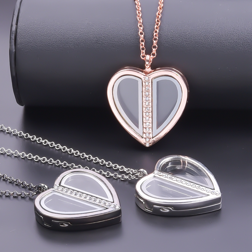 Heart Locket Necklace Photo - Nam Châm Trái Tim Mề Đay