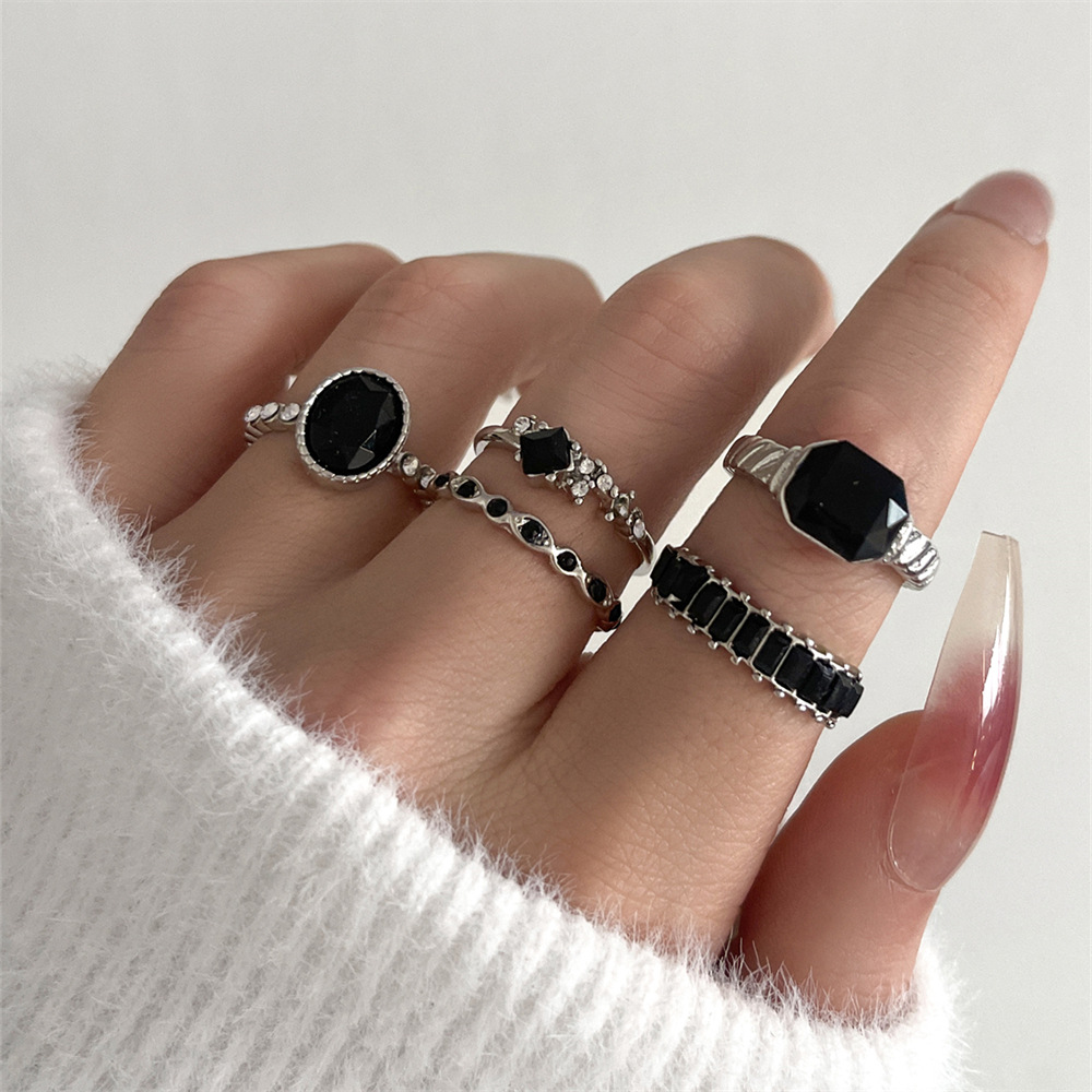 Vintage Punk Knuckle Rings Set - Retro Black Crystal Stone Ring Set