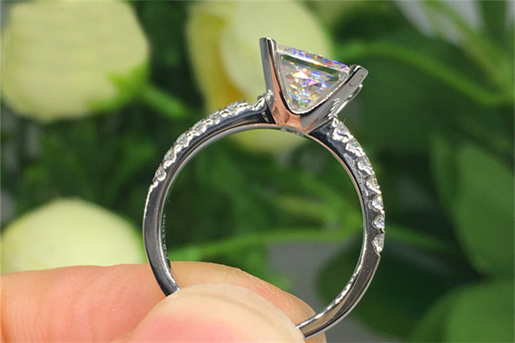 Custom Solid 10K Au417 White G - đánh giá và giá Moissanite Engagement Ring 1 Carat