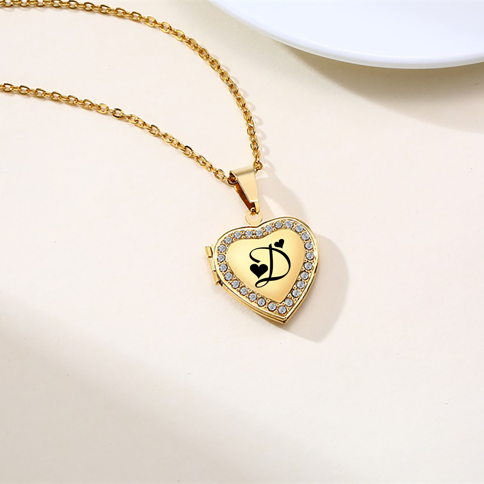 Free Engraving Initials Heart  - đánh giá và giá Heart Locket Necklace Photo