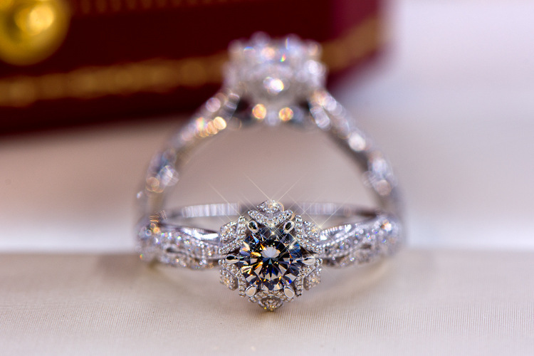 Hollow Flower Star S925 Sterli - đánh giá và giá Moissanite Engagement Ring 1 Carat