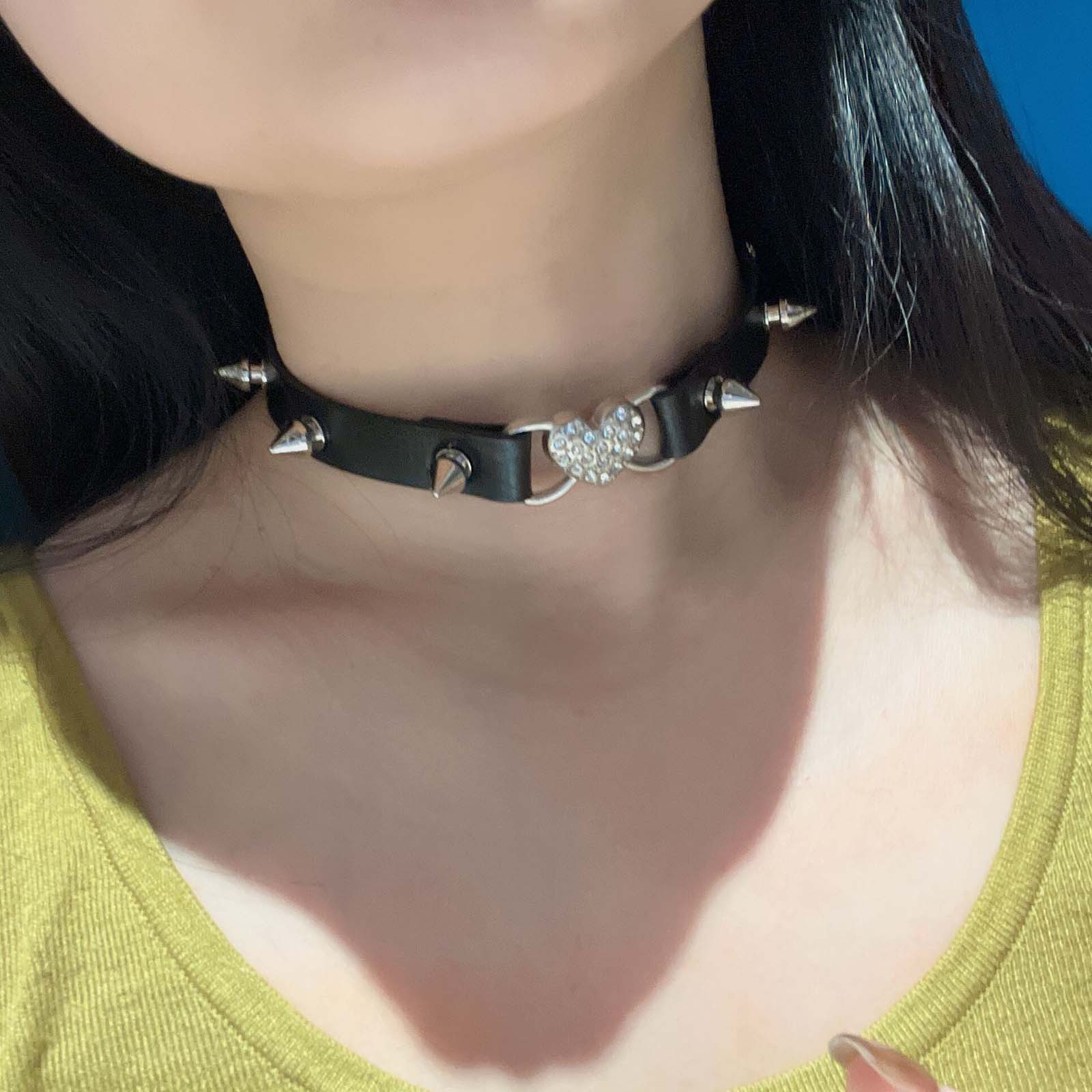 Goth Heart Collar Black Choker - đánh giá và giá Goth Punk Spike Choker