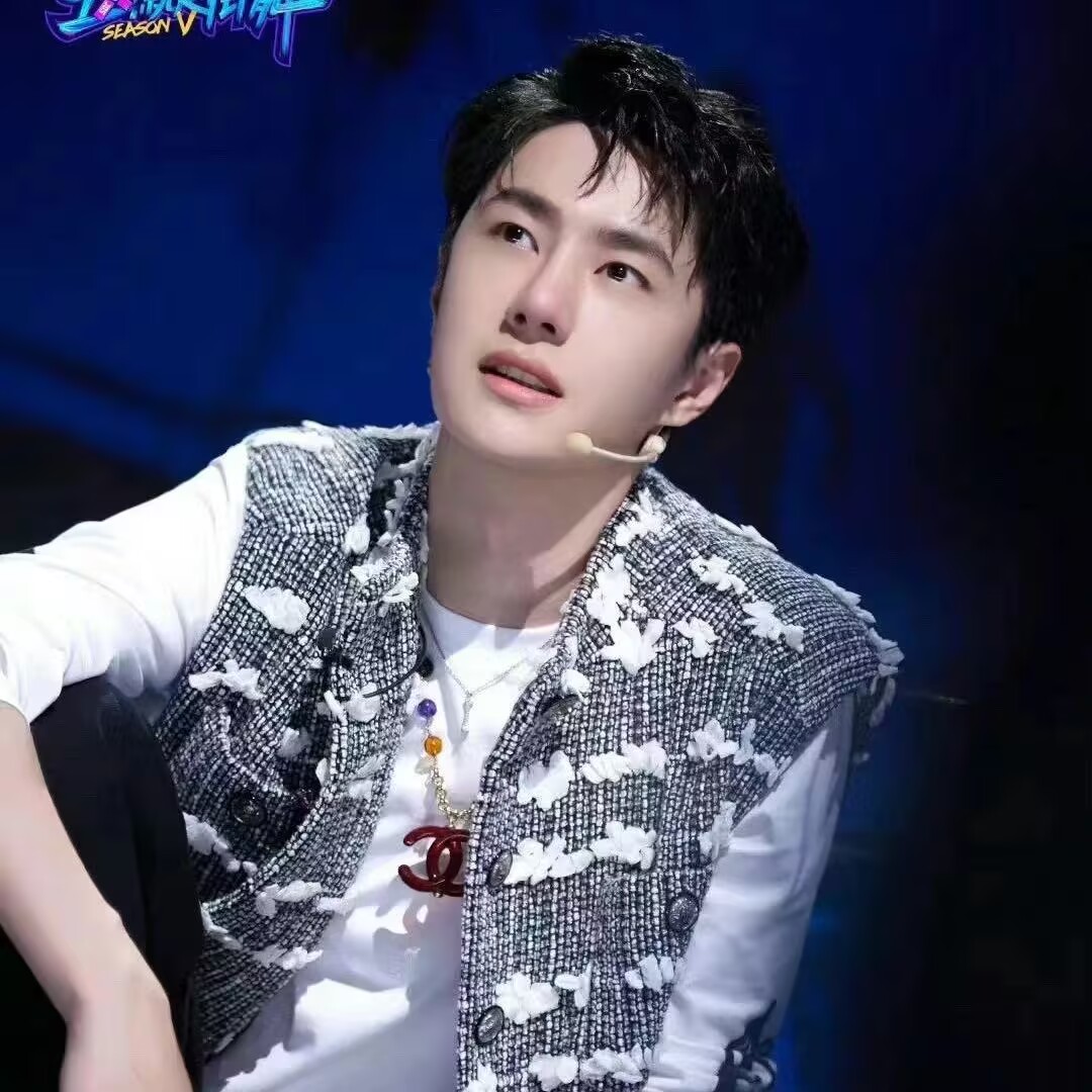 Upgraded version! Wang Yibo's  - đánh giá và giá Anime Pendant Necklace