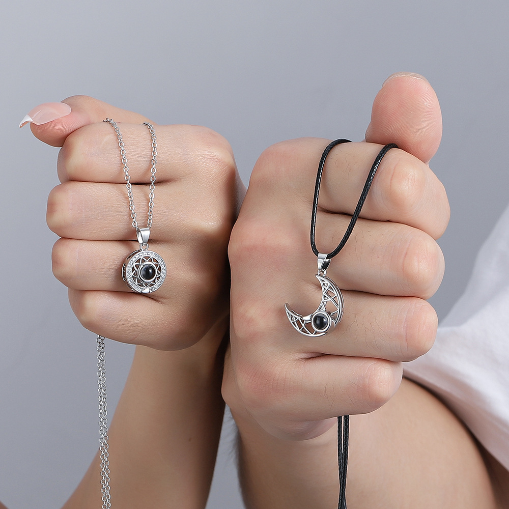 2PCS Magnetic Couple Matching  - đánh giá và giá Magnetic Couple Matching Necklaces