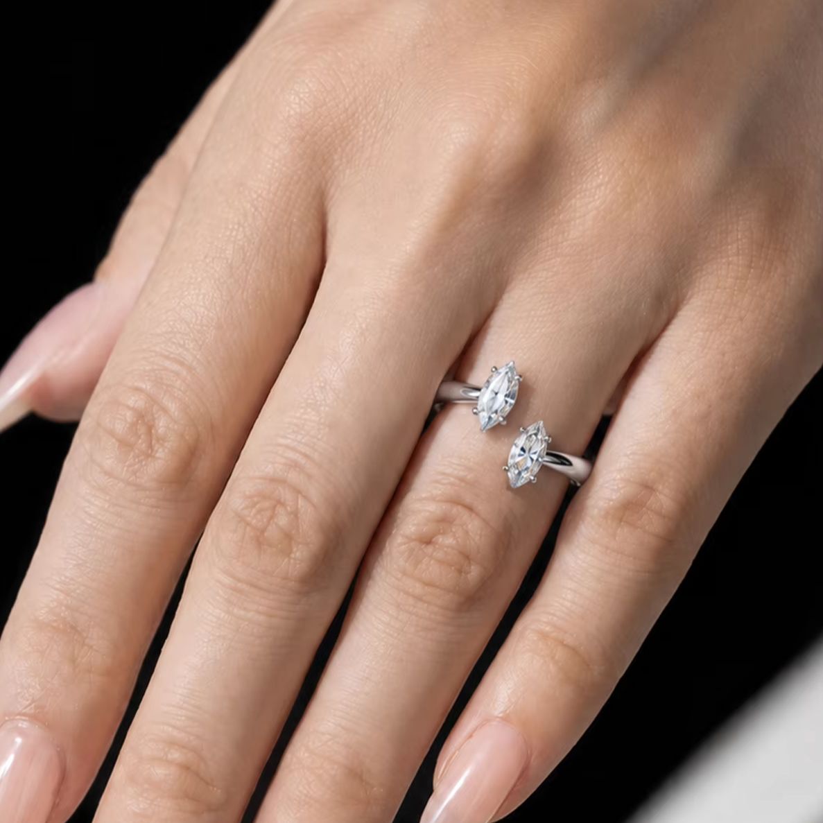 A 1-Carat 925 Sterling Silver  - đánh giá và giá Moissanite Engagement Ring 1 Carat