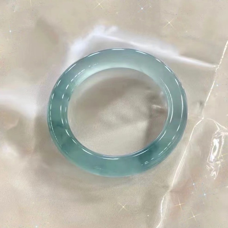 Natural high-quality ice with  - đánh giá và giá Bracelets